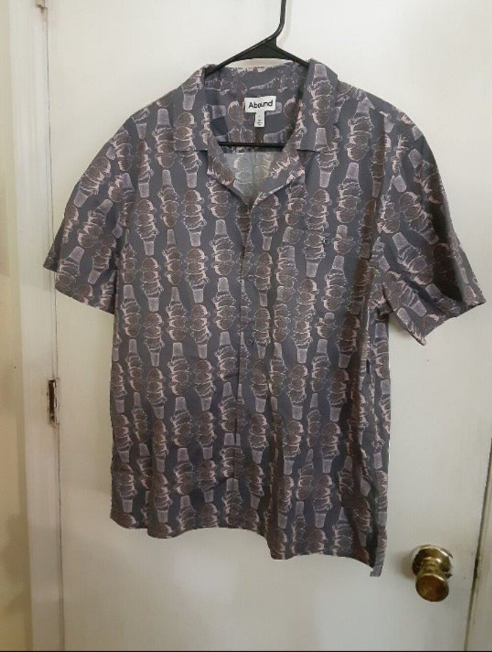 Abound Gray Short Sleeve Button-Down Shirt with Ice Cream Print